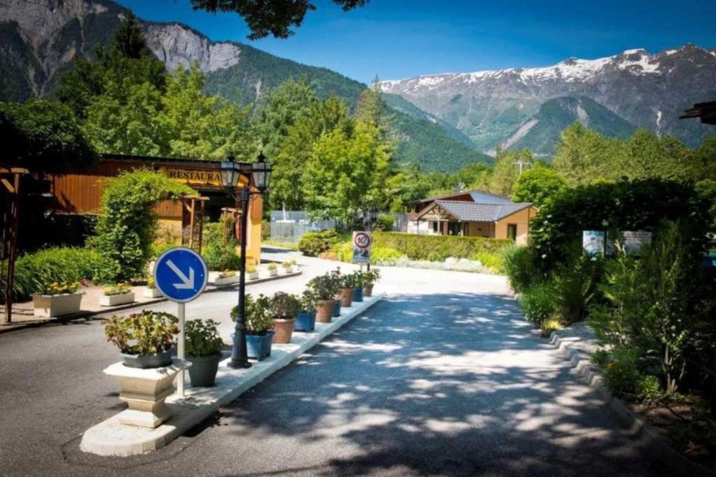 Camping 5 Etoiles - Piscine - Eeceff Le Bourg-dʼOisans Eksteriør bilde