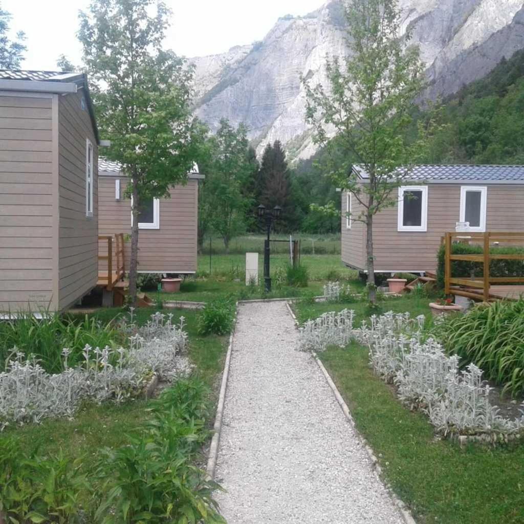 Camping 5 Etoiles - Piscine - Eeceff Le Bourg-dʼOisans Eksteriør bilde